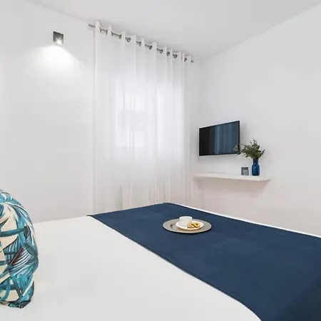 De Gracia 2 Bedroom Cozy